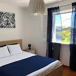 Uma Casa Na Caloura - Blue & 4* לאגואה