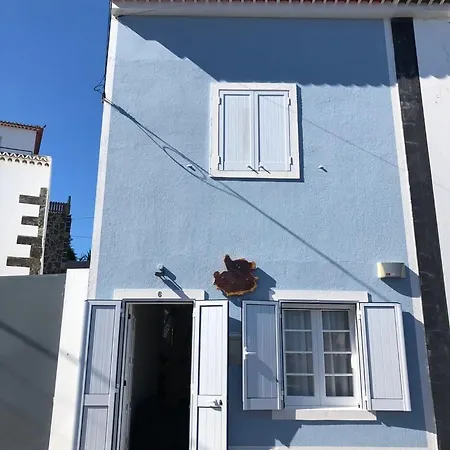 Welcomebuddy - Uma Casa Na - Blue & Guest house